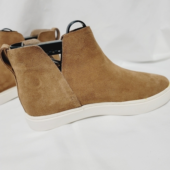 BIRDIES The Falcon Suade Bootie in Saddle - size 5 - Picture 5 of 12